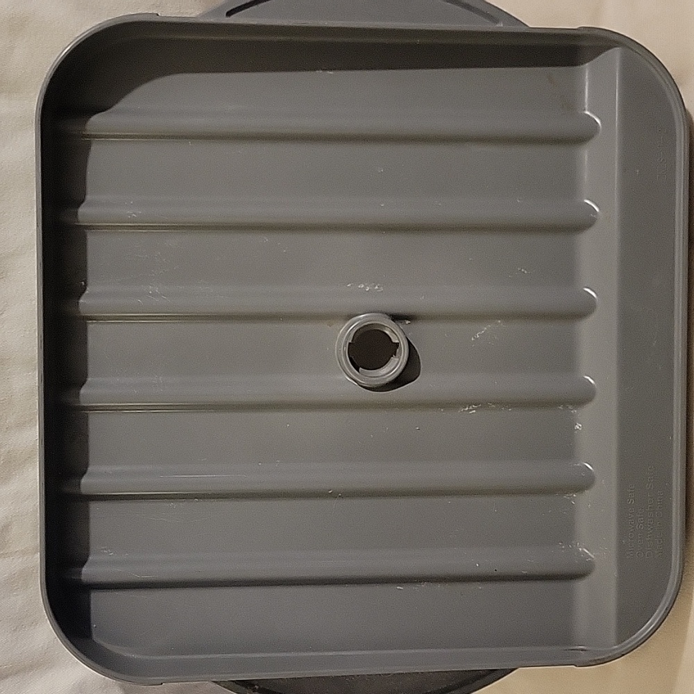 Microwave Bacon Cooker With Lid.Gray and Orange. - Picture 9 of 10